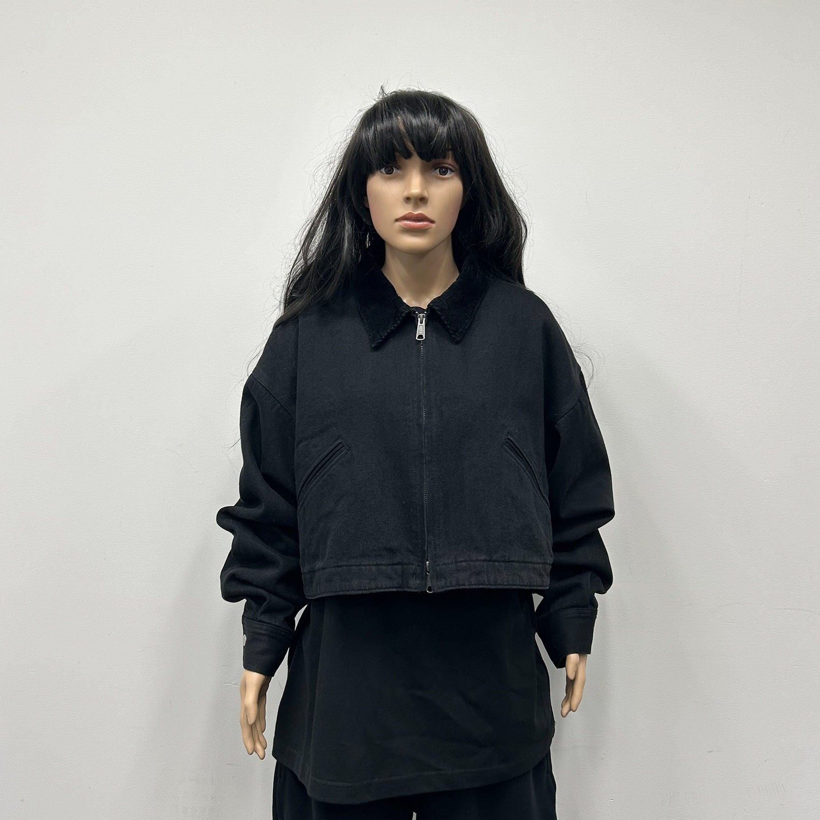 SHORT D JACKET – SEPARATE BATH & TOILET