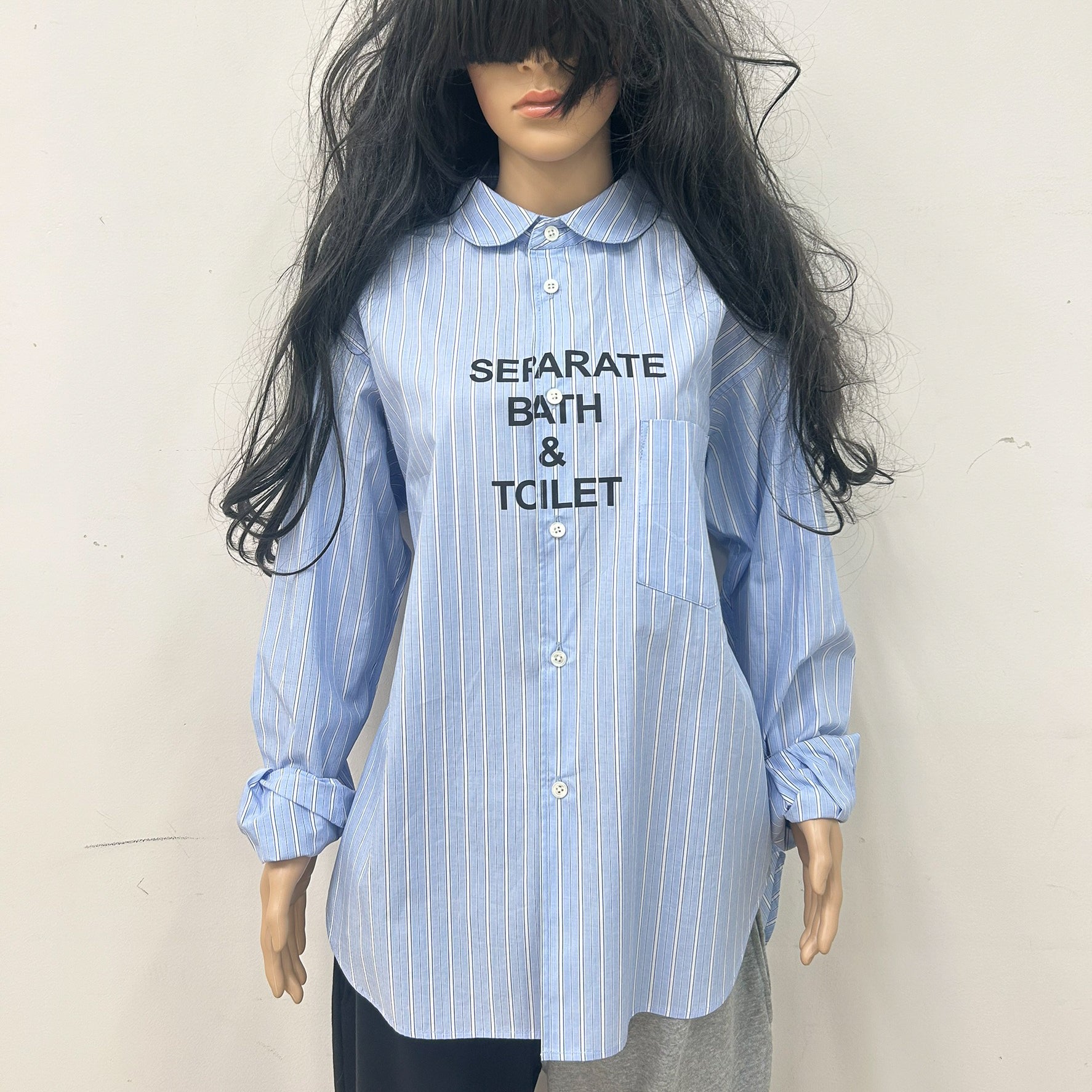 LOGO STRIPE SHIRTS – SEPARATE BATH & TOILET